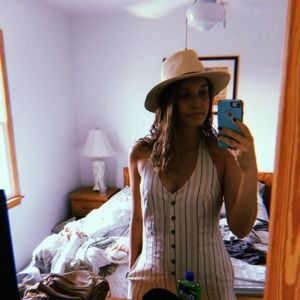 Meet your Posher, Christina